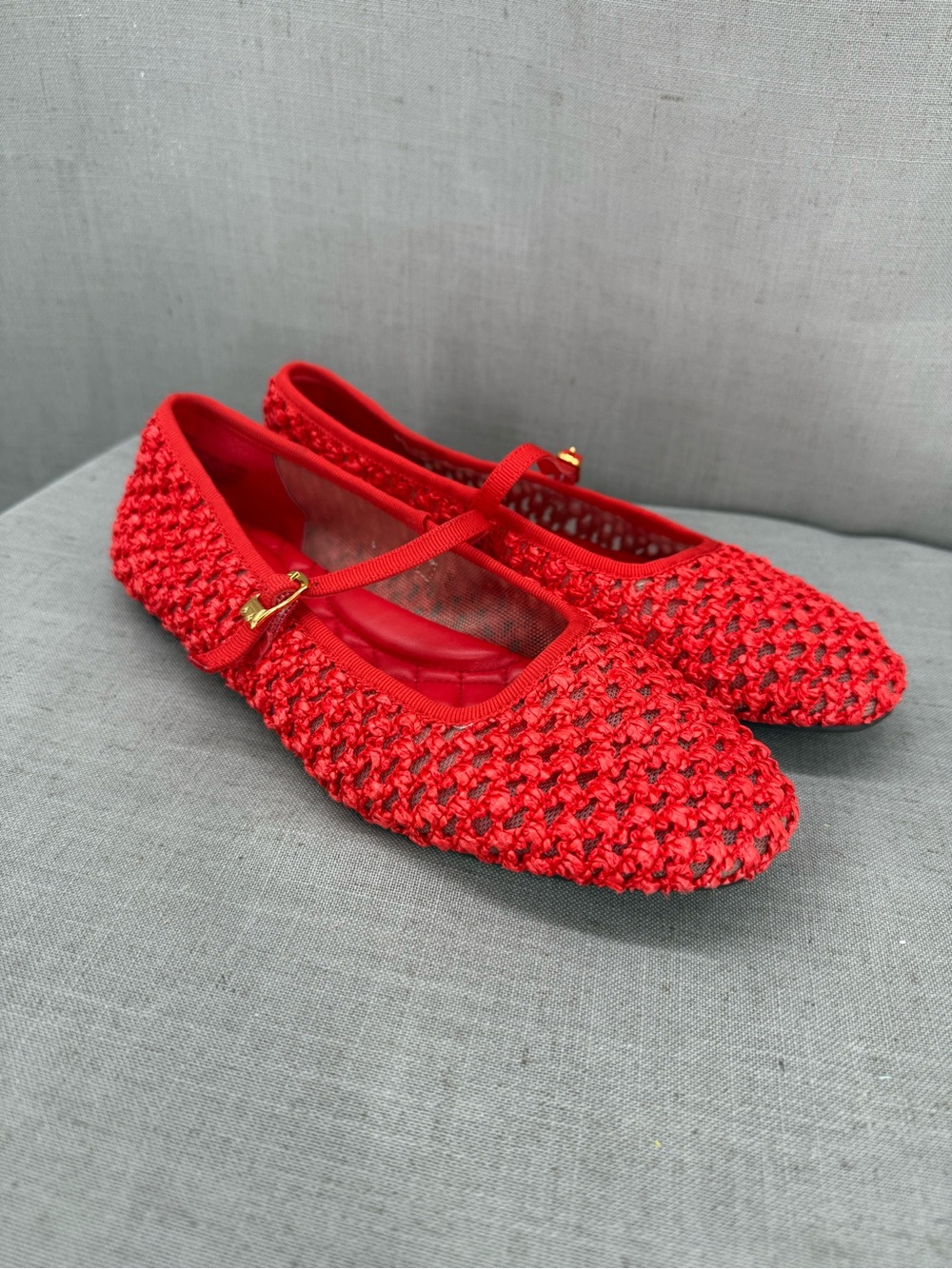 Birdies the Hummingbird Mary Jane in red open weave sz 8